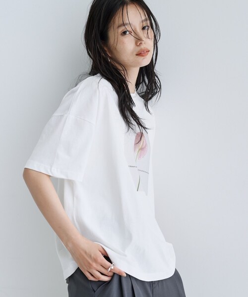 GALLEST（ギャレスト）の「【一部店舗限定】フラワープリントT（Tシャツ/カットソー・レディース・ホワイト系3/ホワイト系1/ホワイト系2・38）」の15枚目の写真