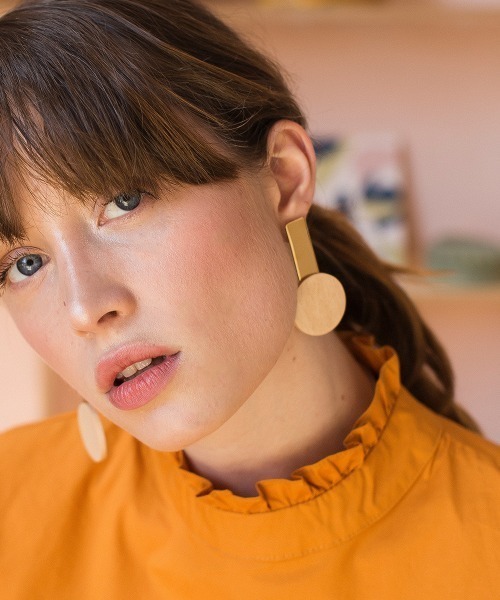 MAM（マム）の「「MAM/マム」ウッド×ステンレス　サークルモチーフピアス（ピアス（両耳用）・レディース・ウッド・FREE）」の4枚目の写真