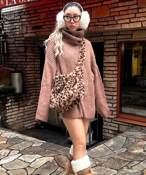 ipugo(イプゴ)の「ipugo/イプゴ ハイネックオーバーロングニット 冬服(ニット/セーター・レディース・アイボリー/ブラウン・FREE)」の2枚目の写真