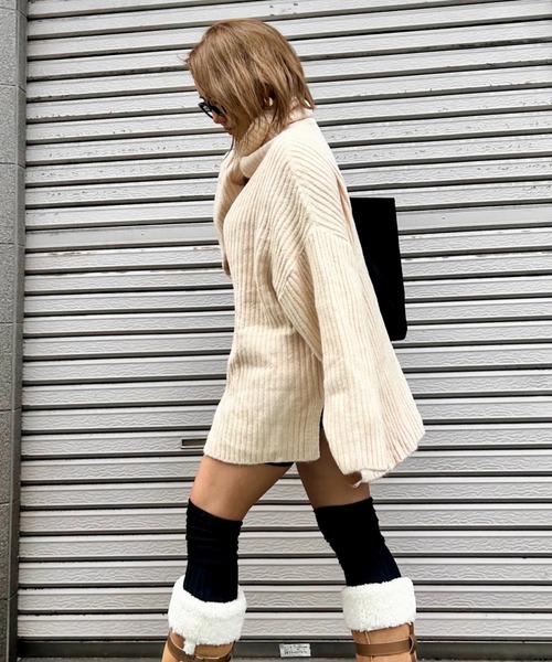 ipugo(イプゴ)の「ipugo/イプゴ ハイネックオーバーロングニット 冬服(ニット/セーター・レディース・アイボリー/ブラウン・FREE)」の1枚目の写真