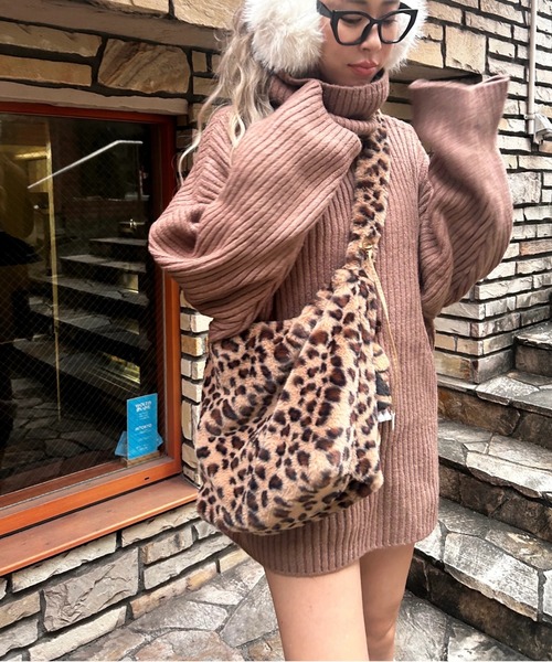 ipugo(イプゴ)の「ipugo/イプゴ ハイネックオーバーロングニット 冬服(ニット/セーター・レディース・アイボリー/ブラウン・FREE)」の3枚目の写真