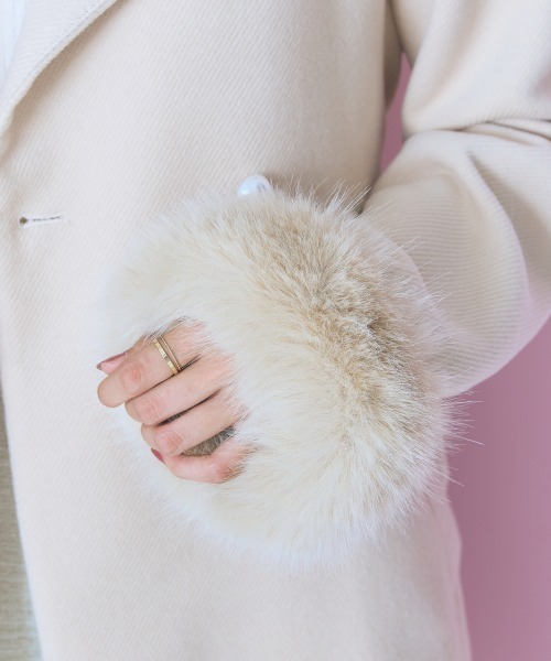 marun（マルン）の「＜大きいサイズ＞衿元フェイクファーリボンベルトフレアコート　marun（その他アウター・レディース・ブラック/ベージュ・L/5L/4L/3L/LL）」の10枚目の写真