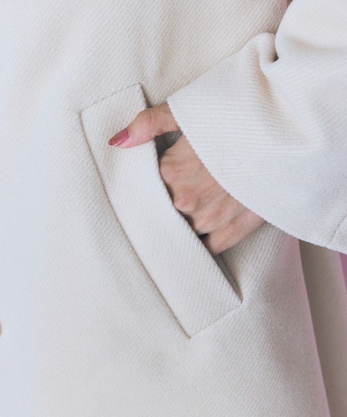 marun（マルン）の「＜大きいサイズ＞衿元フェイクファーリボンベルトフレアコート　marun（その他アウター・レディース・ブラック/ベージュ・L/5L/4L/3L/LL）」の18枚目の写真