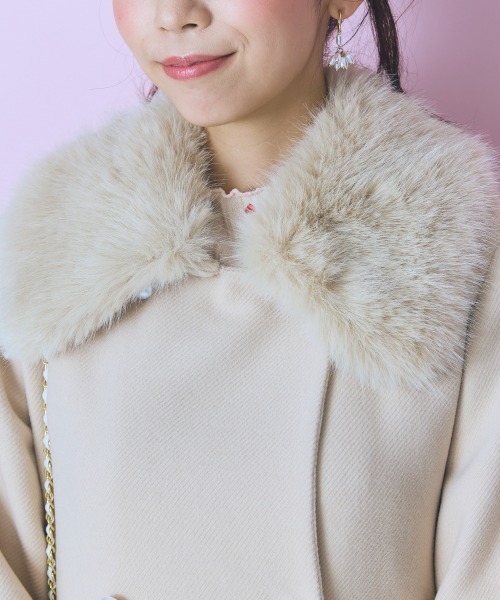 marun（マルン）の「＜大きいサイズ＞衿元フェイクファーリボンベルトフレアコート　marun（その他アウター・レディース・ブラック/ベージュ・L/5L/4L/3L/LL）」の19枚目の写真