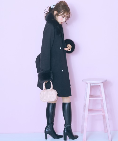 marun（マルン）の「＜大きいサイズ＞衿元フェイクファーリボンベルトフレアコート　marun（その他アウター・レディース・ブラック/ベージュ・L/5L/4L/3L/LL）」の7枚目の写真