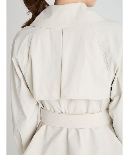 CELFORD（セルフォード）の「ペプラムトレンチショートコート（トレンチコート・レディース・アイボリー/ダークネイビー・36/38）」の18枚目の写真