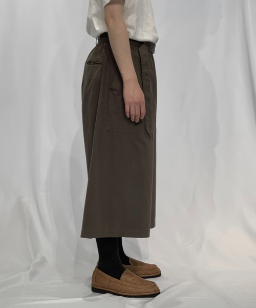 Toironier（トワロニエ）の「Toironier/トワロニエ/Belted Chino Shorts（チノパンツ・メンズ・チャコールグレー/ブラウン・1/2/3）」の3枚目の写真