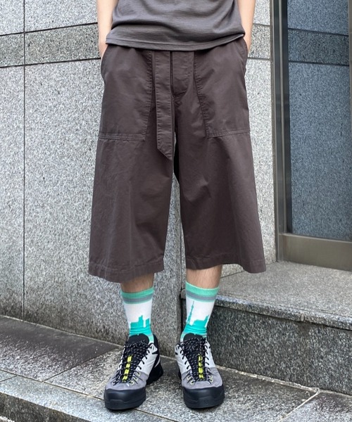 Toironier（トワロニエ）の「Toironier/トワロニエ/Belted Chino Shorts（チノパンツ・メンズ・チャコールグレー/ブラウン・1/2/3）」の10枚目の写真