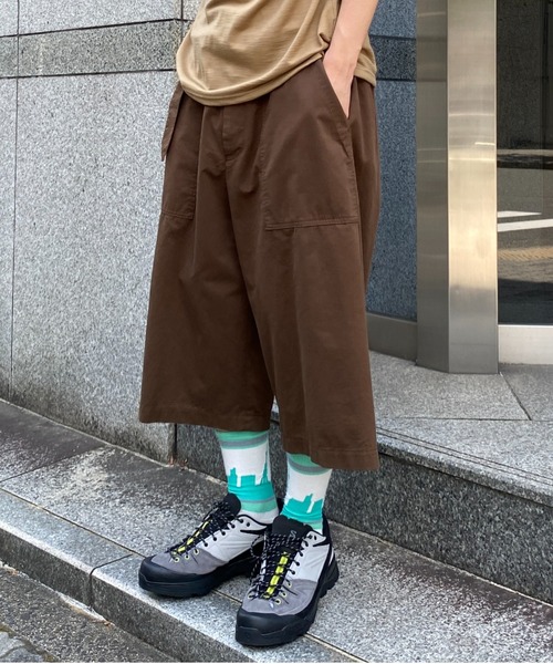 Toironier(トワロニエ)の「Toironier/トワロニエ/Belted Chino Shorts(チノパンツ・メンズ・チャコールグレー/ブラウン・1/2/3)」の15枚目の写真