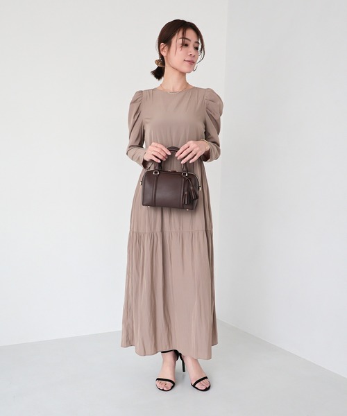 MIAN (ミアン)の「NERINE / タッセルチャーム付き ミニボストンバッグ(ボストンバッグ・レディース・ダークブラウン/ブラック/グレイッシュベージュ・FREE)」の21枚目の写真