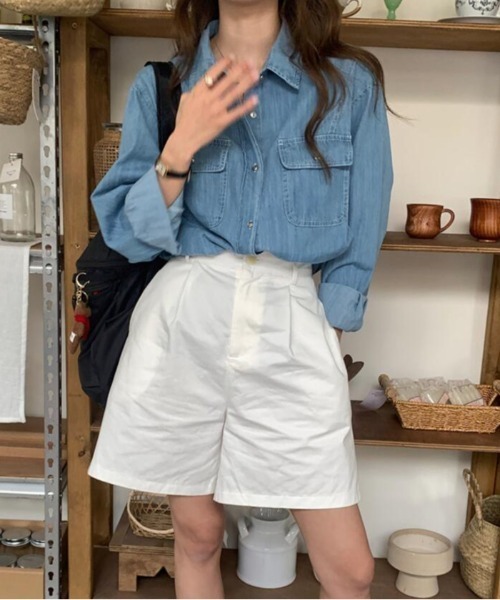 semplice（センプリチェ）の「デニムシャツトップス（シャツ/ブラウス・レディース・ライトブルー/ダークブルー・M/L）」の10枚目の写真