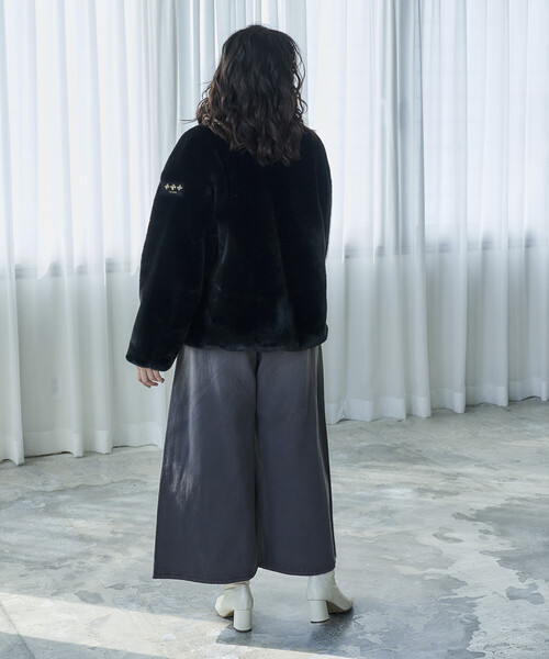 【良品】タトラス　TATRAS　ポリテアマ　別注　ファー　ブラック TATRAS(タトラス) エコファー ボア ジップアップ ジャケット