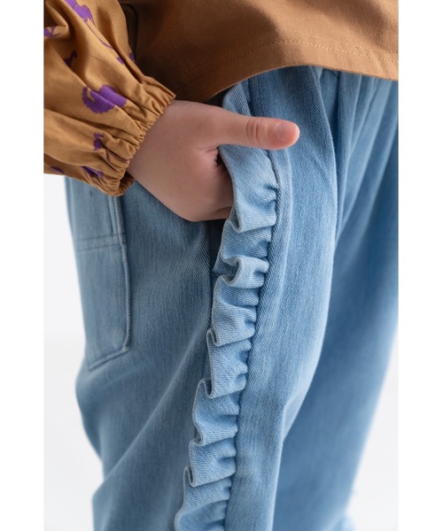 maarook（マルーク）の「ブルーデニムニットフリルロングパンツ（デニムパンツ・キッズ・ブルー・160cm/150cm/140cm）」の13枚目の写真