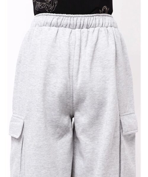 MURUA（ムルーア）の「Sarah×MURUAスウェットカーゴパンツ（スウェットパンツ・レディース・グレー/ダークグレー・FREE）」の10枚目の写真