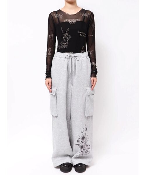 MURUA（ムルーア）の「Sarah×MURUAスウェットカーゴパンツ（スウェットパンツ・レディース・グレー/ダークグレー・FREE）」の17枚目の写真