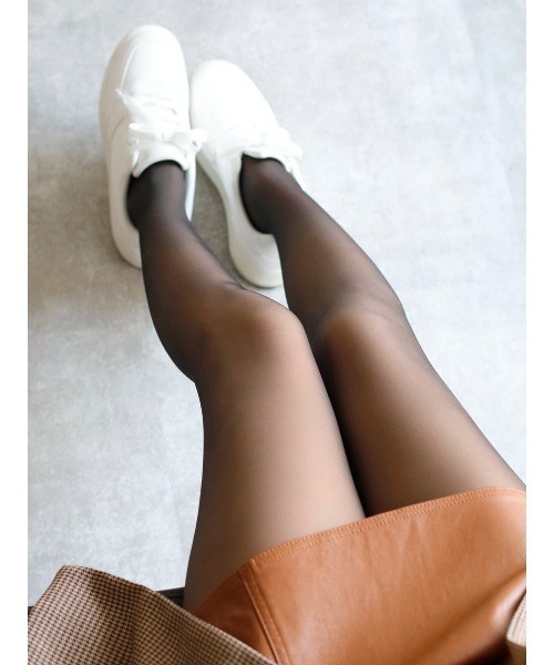 tutuanna（チュチュアンナ）の「まるで素肌のようなフェイクタイツクリア美脚80デニール（タイツ/ストッキング・レディース・ライトベージュ/ブラック/ブラック系その他5/ベージュ系7/ベージュ系6・L-XL/M-L/S-M）」の6枚目の写真
