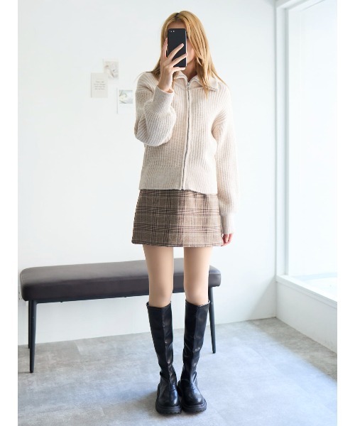 tutuanna（チュチュアンナ）の「まるで素肌のようなフェイクタイツクリア美脚80デニール（タイツ/ストッキング・レディース・ライトベージュ/ブラック/ブラック系その他5/ベージュ系7/ベージュ系6・L-XL/M-L/S-M）」の7枚目の写真