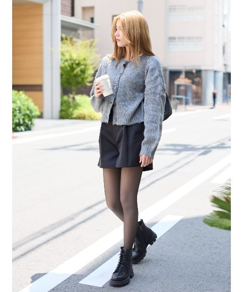 tutuanna（チュチュアンナ）の「まるで素肌のようなフェイクタイツクリア美脚80デニール（タイツ/ストッキング・レディース・ライトベージュ/ブラック/ブラック系その他5/ベージュ系7/ベージュ系6・L-XL/M-L/S-M）」の12枚目の写真