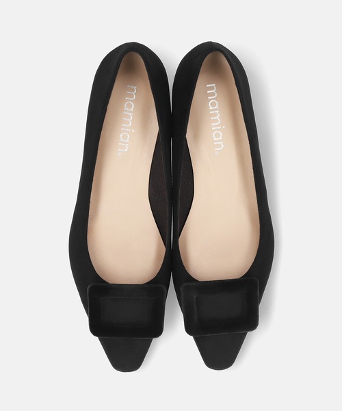 MAMIAN（マミアン）の「バックル付き スクエアトゥ フラットパンプス（パンプス・レディース・ネイビー/レッド/チャコールグレー/グレイッシュベージュ/ブラック・24.0cm/24.5cm/23.0cm/23.5cm/22.5cm/25.0cm）」の11枚目の写真