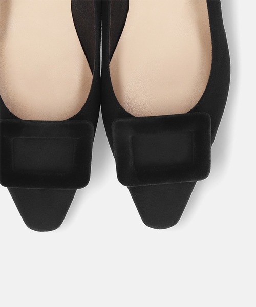 MAMIAN（マミアン）の「バックル付き スクエアトゥ フラットパンプス（パンプス・レディース・ネイビー/レッド/チャコールグレー/グレイッシュベージュ/ブラック・24.0cm/24.5cm/23.0cm/23.5cm/22.5cm/25.0cm）」の13枚目の写真