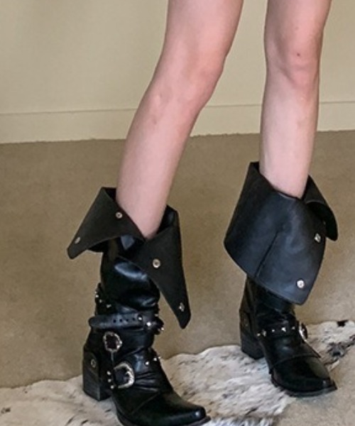 lilful（リルフル）の「【2WAY】Y2K 足首ベルト付き サイドボタンデザイン 折り返し ヒールロングブーツ（ブーツ・レディース・ブラック・M/L）」の8枚目の写真