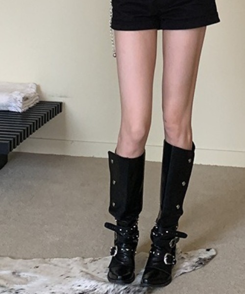 lilful（リルフル）の「【2WAY】Y2K 足首ベルト付き サイドボタンデザイン 折り返し ヒールロングブーツ（ブーツ・レディース・ブラック・M/L）」の10枚目の写真