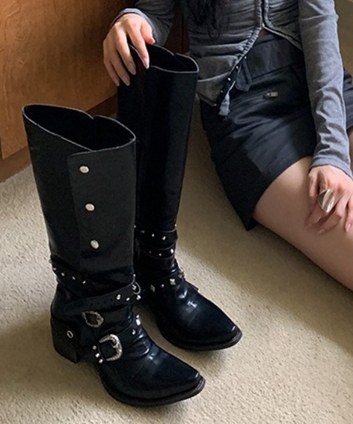 lilful（リルフル）の「【2WAY】Y2K 足首ベルト付き サイドボタンデザイン 折り返し ヒールロングブーツ（ブーツ・レディース・ブラック・M/L）」の6枚目の写真