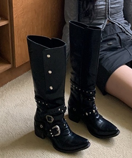 lilful（リルフル）の「【2WAY】Y2K 足首ベルト付き サイドボタンデザイン 折り返し ヒールロングブーツ（ブーツ・レディース・ブラック・M/L）」の7枚目の写真