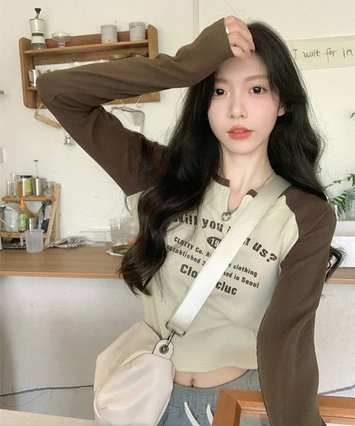 shopnikoniko(ショップニコニコ)の「ラグランTシャツ 長袖 ロンT ラグラン スリットネック ラグランロンT(Tシャツ/カットソー・レディース・グリーン/ブラック/ブラウン・フリー)」の10枚目の写真