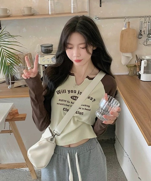shopnikoniko(ショップニコニコ)の「ラグランTシャツ 長袖 ロンT ラグラン スリットネック ラグランロンT(Tシャツ/カットソー・レディース・グリーン/ブラック/ブラウン・フリー)」の11枚目の写真