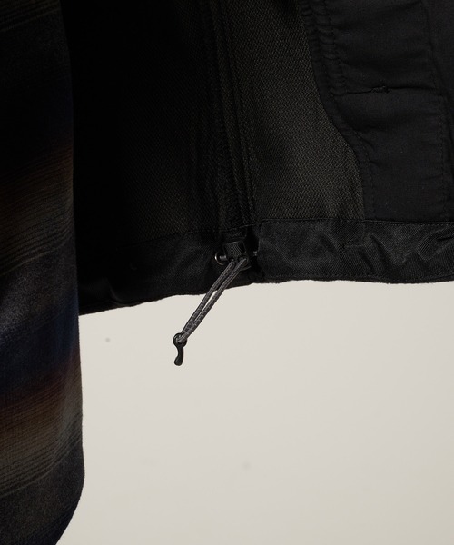 Eddie Bauer（エディーバウアー）の「ボンディング ウール ジップスタンド（ブルゾン・メンズ・チャコールグレー/ダークネイビー・XXL/XL/L/M/S）」の9枚目の写真