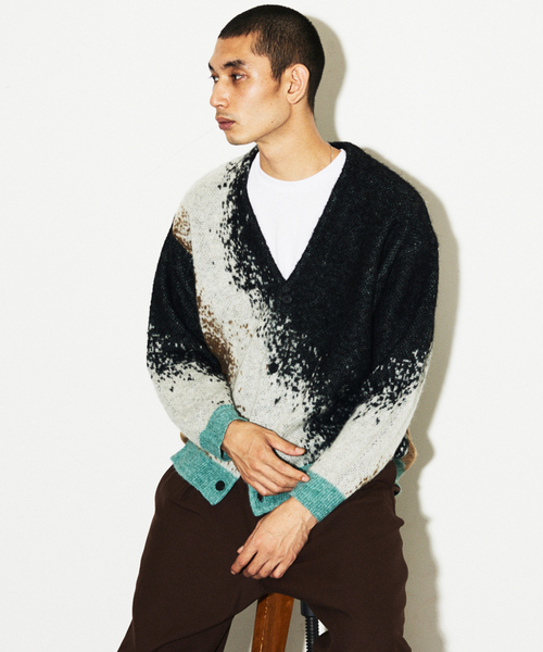 JOURNAL STANDARD（ジャーナルスタンダード）の「モヘア ミックス グラデーション カーディガン（カーディガン/ボレロ・メンズ・ベージュ/ブラック/カーキ/ネイビー・LARGE/MEDIUM）」の2枚目の写真