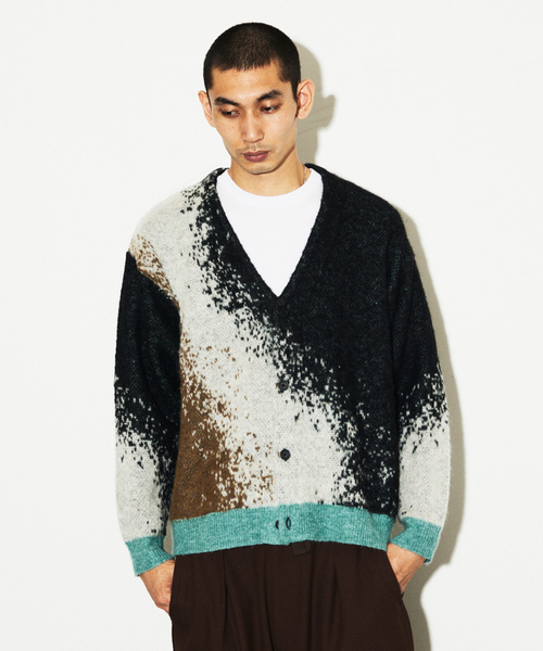 JOURNAL STANDARD（ジャーナルスタンダード）の「モヘア ミックス グラデーション カーディガン（カーディガン/ボレロ・メンズ・ベージュ/ブラック/カーキ/ネイビー・LARGE/MEDIUM）」の12枚目の写真