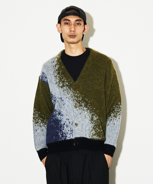 JOURNAL STANDARD（ジャーナルスタンダード）の「モヘア ミックス グラデーション カーディガン（カーディガン/ボレロ・メンズ・ベージュ/ブラック/カーキ/ネイビー・LARGE/MEDIUM）」の5枚目の写真