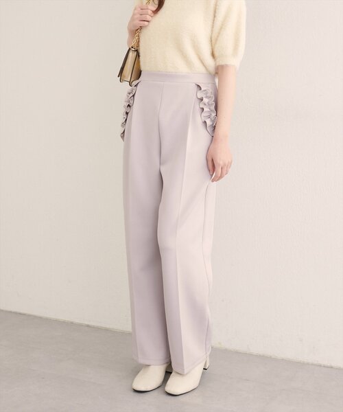 natural couture（ナチュラルクチュール）の「【WEB限定】ポケットフリルタックパンツ（スラックス・レディース・ネイビー/グレイッシュベージュ/ブラック・FREE）」の2枚目の写真