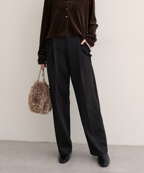 natural couture（ナチュラルクチュール）の「【WEB限定】ポケットフリルタックパンツ（スラックス・レディース・ネイビー/グレイッシュベージュ/ブラック・FREE）」の5枚目の写真