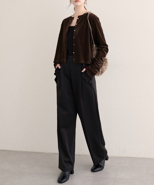 natural couture（ナチュラルクチュール）の「【WEB限定】ポケットフリルタックパンツ（スラックス・レディース・ネイビー/グレイッシュベージュ/ブラック・FREE）」の6枚目の写真