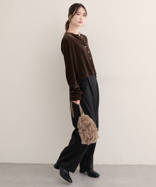 natural couture（ナチュラルクチュール）の「【WEB限定】ポケットフリルタックパンツ（スラックス・レディース・ネイビー/グレイッシュベージュ/ブラック・FREE）」の7枚目の写真