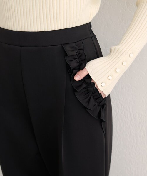 natural couture（ナチュラルクチュール）の「【WEB限定】ポケットフリルタックパンツ（スラックス・レディース・ネイビー/グレイッシュベージュ/ブラック・FREE）」の13枚目の写真