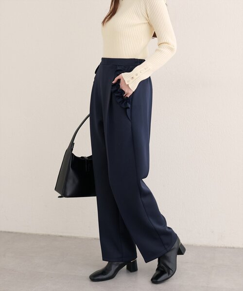 natural couture（ナチュラルクチュール）の「【WEB限定】ポケットフリルタックパンツ（スラックス・レディース・ネイビー/グレイッシュベージュ/ブラック・FREE）」の17枚目の写真