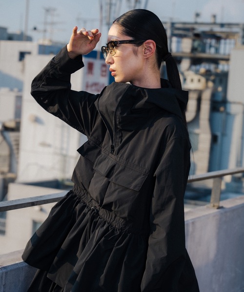 NON TOKYO（ノントーキョー）の「MULTI POCKET TECH ONE-PIECE（ワンピース・レディース・マスタード/グレー/ブラック・FREE）」の12枚目の写真