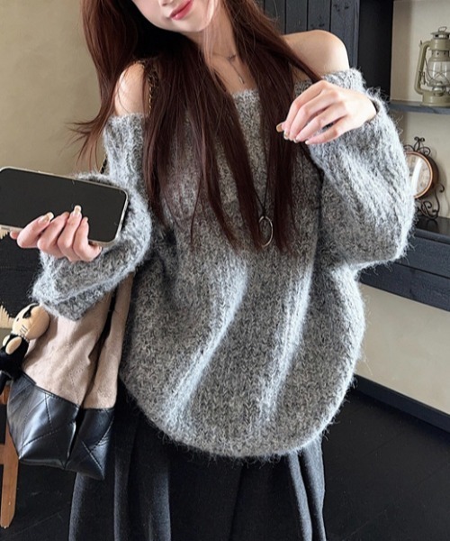 FREE STYLISTS(フリー スタイリスト)の「YUGA_YGMC Off-the-shoulder knit sweater(ニット/セーター・レディース・ライトグレー/オフホワイト・FREE)」の6枚目の写真