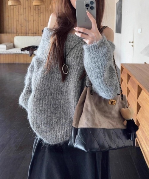 FREE STYLISTS(フリー スタイリスト)の「YUGA_YGMC Off-the-shoulder knit sweater(ニット/セーター・レディース・ライトグレー/オフホワイト・FREE)」の9枚目の写真