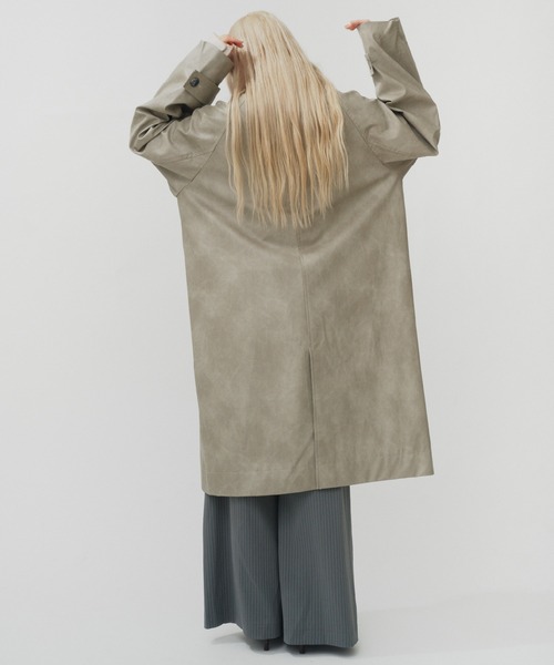 THINGS THAT MATTER（シングス ザット マター）の「VINTAGE ARTIFITICIAL LEATHER LONG COAT / ヴィンテージ アーティフィシャル レザー ロング コート（ステンカラーコート・レディース・グレー/ブラウン・FREE）」の18枚目の写真