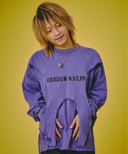 セール】GALFY-穴の向こうにわんちゃんロンTee（Tシャツ/カットソー