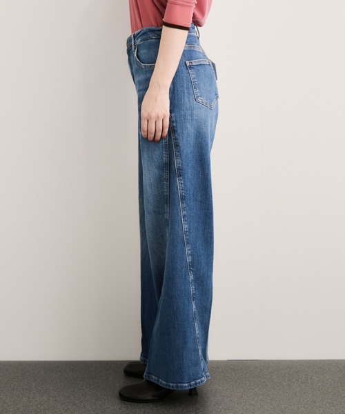 GUESS JEANS(ゲスジーンズ)の「【GUESS(ゲス)】WIDE LEG TWISTED(デニムパンツ・レディース・ブルー系その他3/ブルー系その他5・L/M/S)」の6枚目の写真