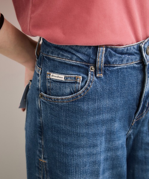 GUESS JEANS(ゲスジーンズ)の「【GUESS(ゲス)】WIDE LEG TWISTED(デニムパンツ・レディース・ブルー系その他3/ブルー系その他5・L/M/S)」の10枚目の写真