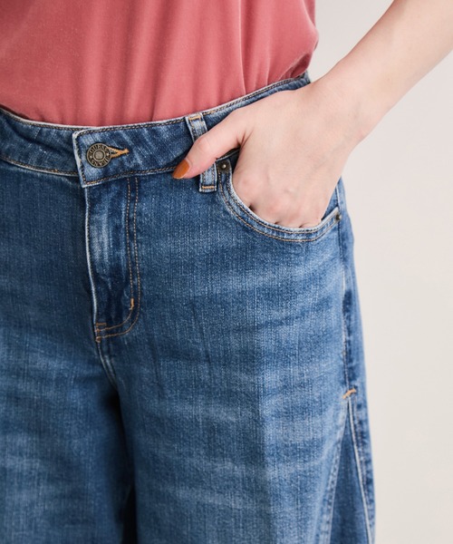 GUESS(ゲス)】WIDE LEG TWISTED（デニムパンツ）｜GUESS JEANS（ゲス
