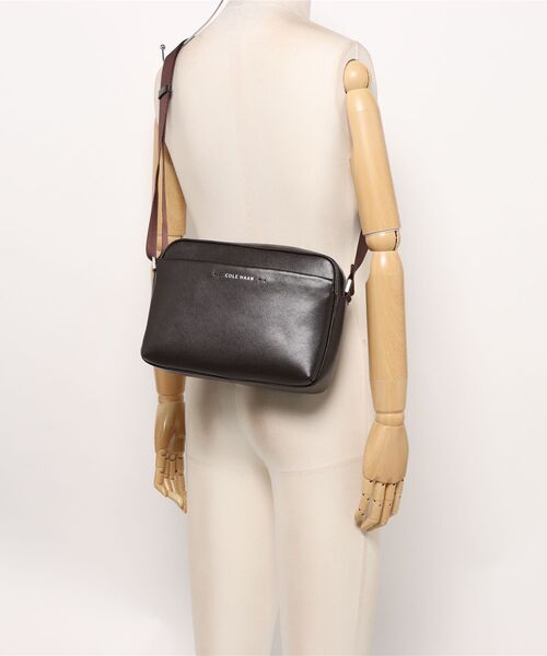 コールハーン　ブラック ショルダーバッグ スローン カメラバッグ スローン カメラバッグ mens（ショルダーバッグ）｜COLE HAAN（コール