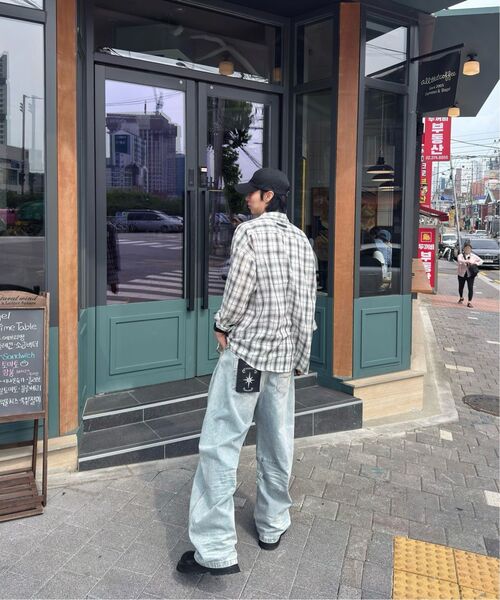 AVANDRESS(アバンドレス )の「Smith Overfit Check Shirt WHITE(シャツ/ブラウス・レディース・ホワイト・LARGE/MEDIUM/X-LARGE/SMALL)」の4枚目の写真
